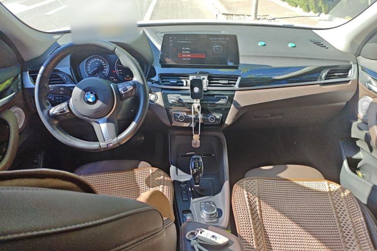 Used BMW X1 2022 sDrive25Li Leading Model Center Console