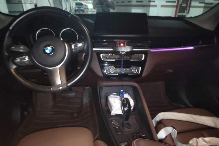 Used BMW X1 2022 sDrive25Li Leading Model Center Console