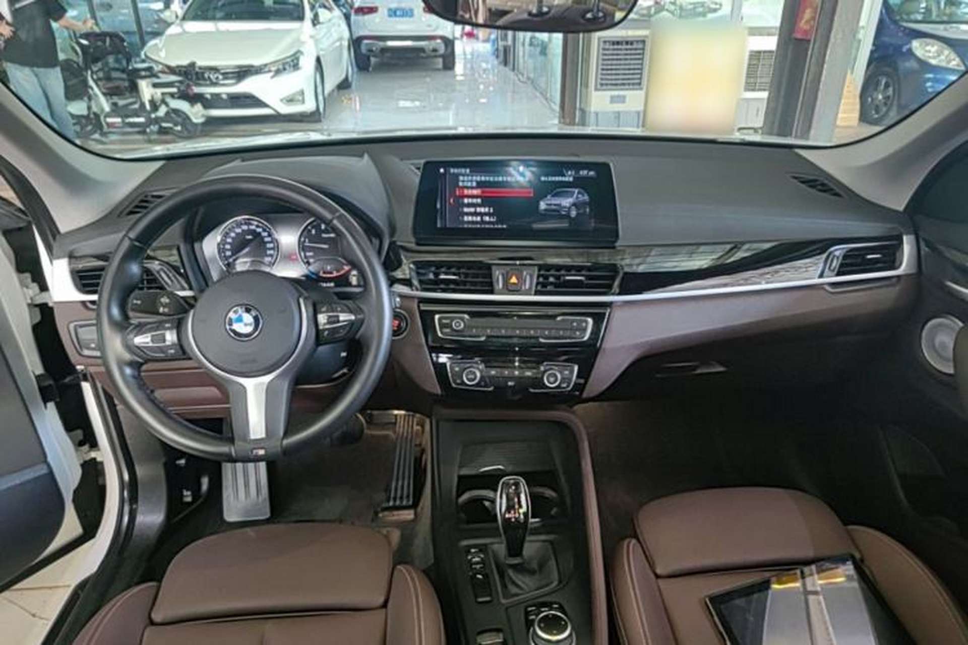 Used BMW X1 2022 sDrive25Li Leading Model Center Console
