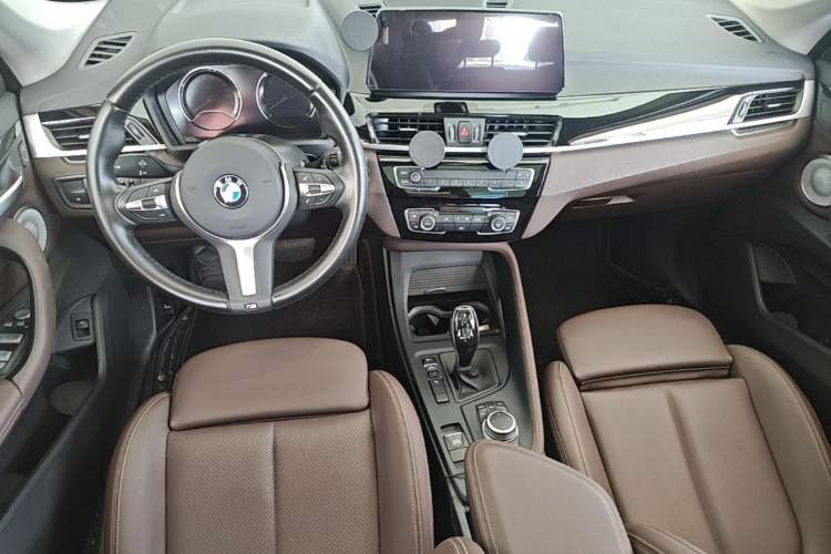 Used BMW X1 2022 sDrive25Li Leading Model Center Console