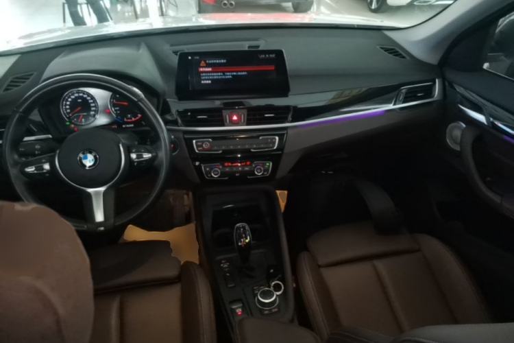 Used BMW X1 2022 sDrive25Li Leading Model Center Console