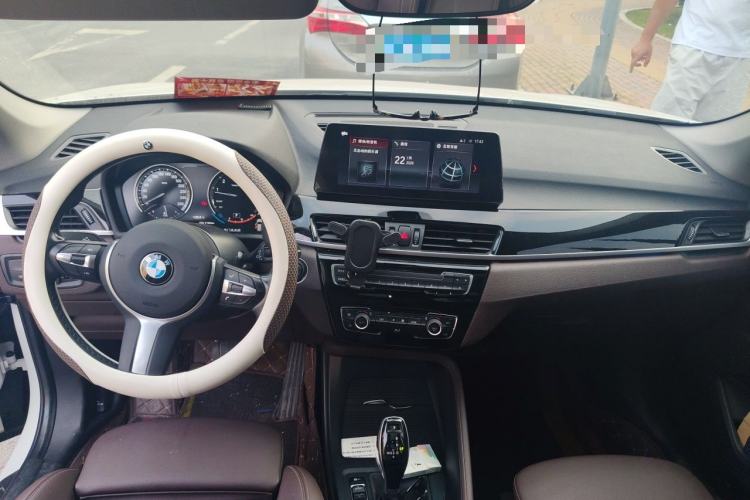 Used BMW X1 2022 sDrive25Li Leading Model Center Console