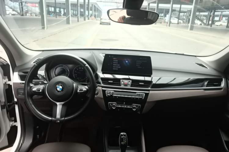 Used BMW X1 2022 sDrive25Li Leading Model Center Console
