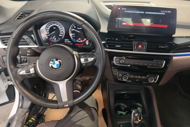 Used BMW X1 2022 sDrive25Li Leading Model Center Console