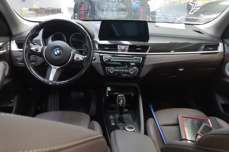 Used BMW X1 2022 xDrive25Li Luxury Model Center Console