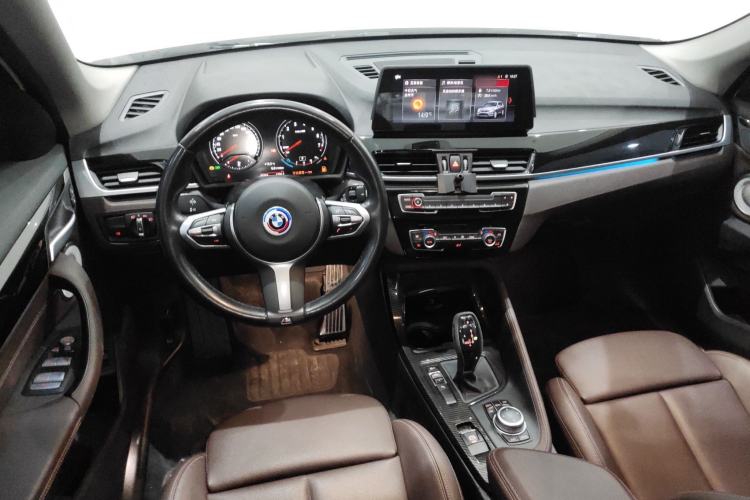 Used BMW X1 2022 sDrive25Li Leading Model Center Console