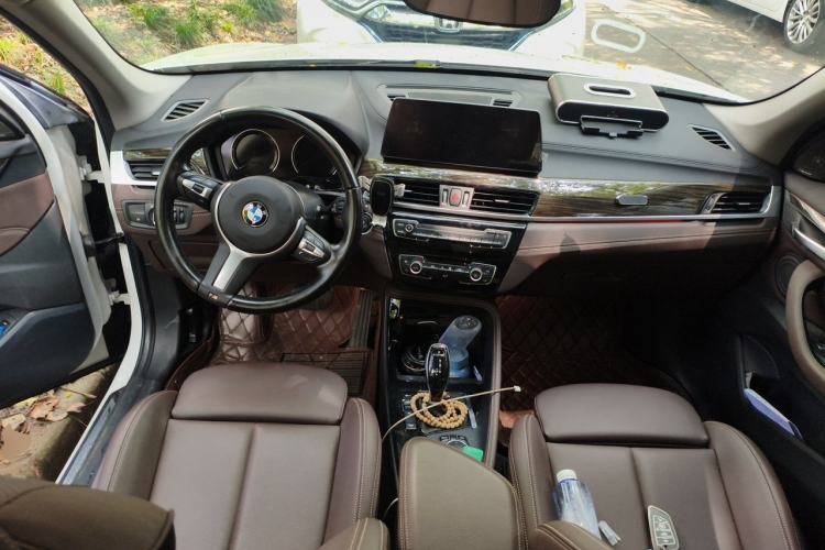 Used BMW X1 2022 Updated xDrive25Li Premium Edition Center Console