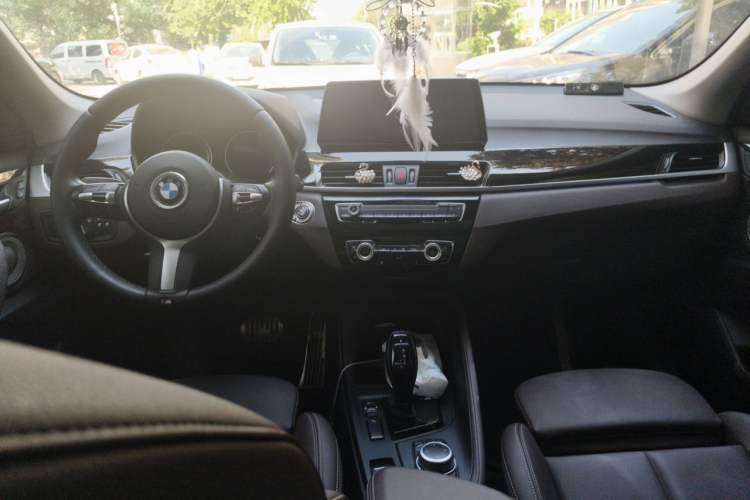 Used BMW X1 2022 sDrive25Li Leading Model Center Console