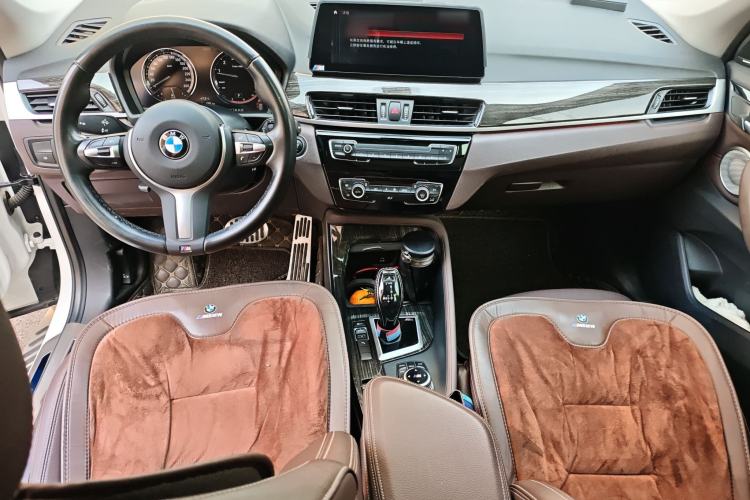 Used BMW X1 2022 sDrive25Li Leading Model Center Console