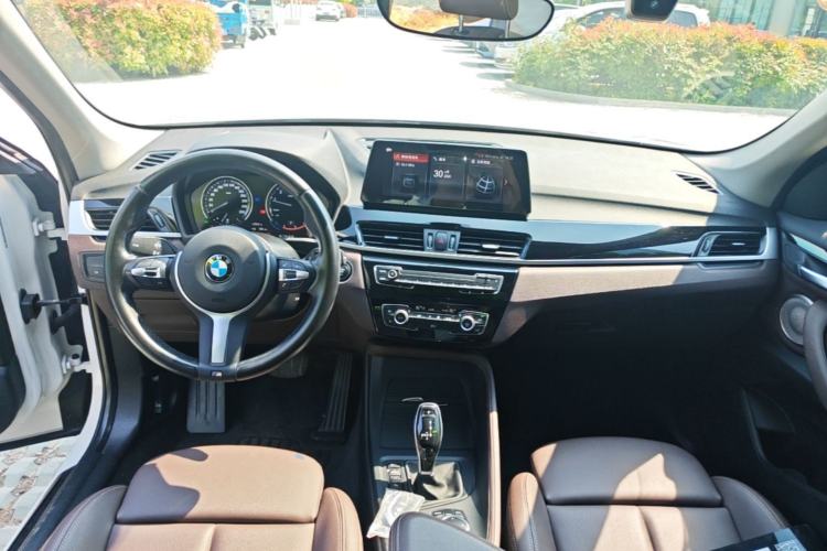 Used BMW X1 2022 sDrive25Li Leading Model Center Console