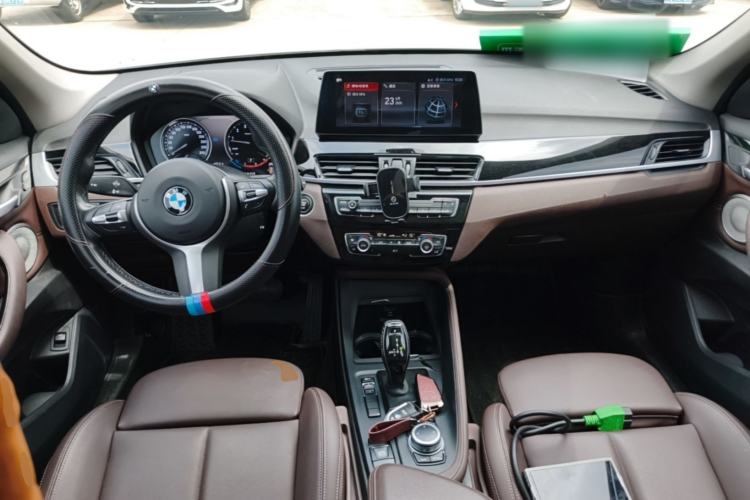 Used BMW X1 2022 sDrive25Li Leading Model Center Console