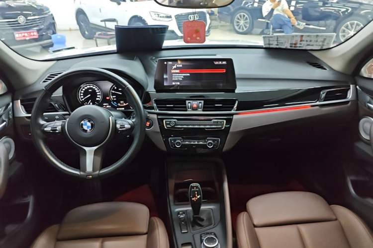 Used BMW X1 2022 sDrive25Li Leading Model Center Console