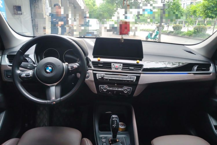 Used BMW X1 2022 sDrive25Li Leading Model Center Console