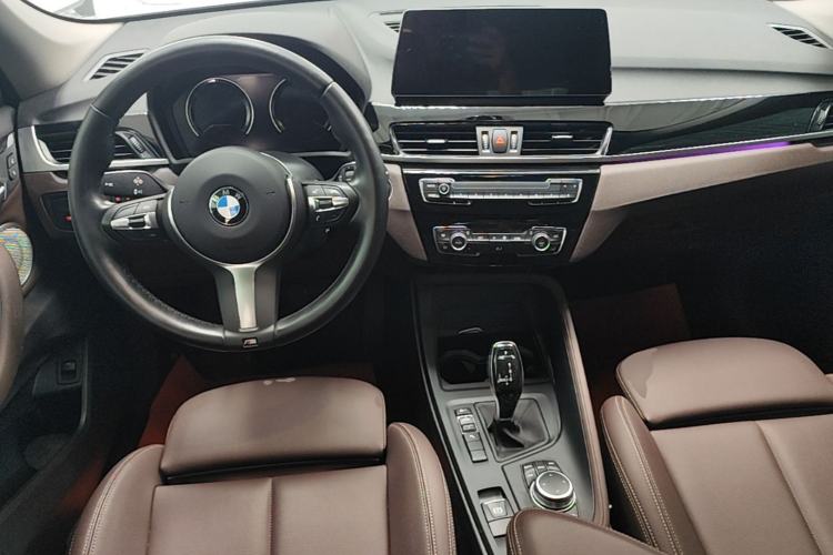 Used BMW X1 2022 sDrive25Li Leading Model Center Console