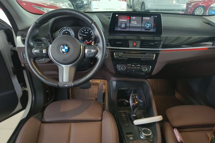 Used BMW X1 2022 sDrive25Li Leading Model Center Console