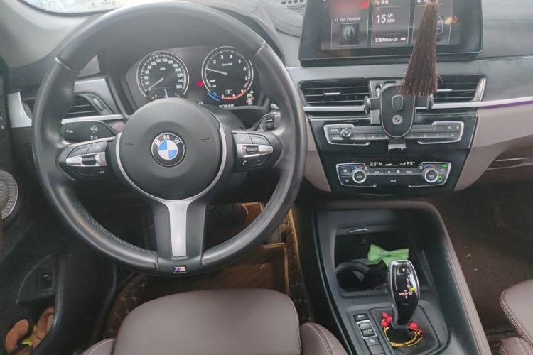 Used BMW X1 2022 sDrive25Li Leading Model Center Console