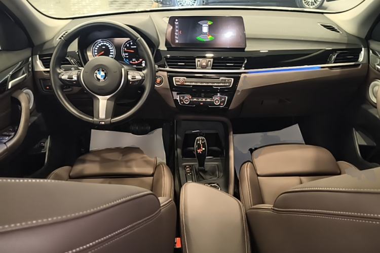 Used BMW X1 2022 sDrive25Li Leading Model Center Console
