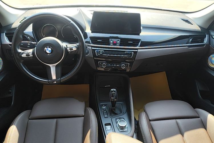 Used BMW X1 2022 sDrive25Li Leading Model Center Console