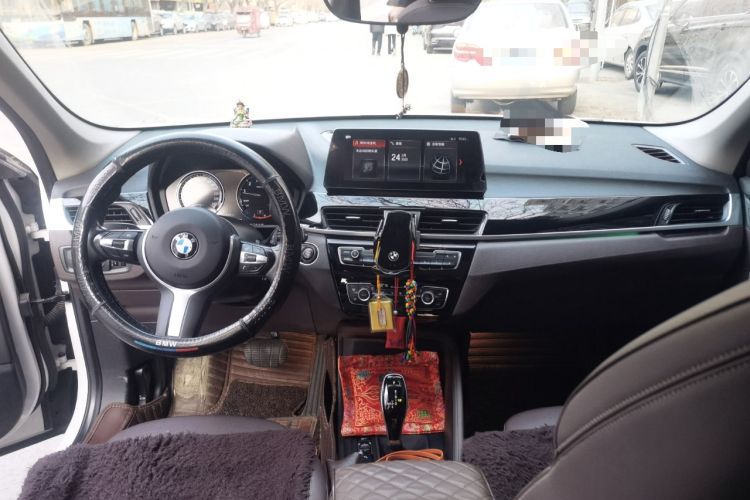 Used BMW X1 2022 sDrive25Li Leading Model Center Console