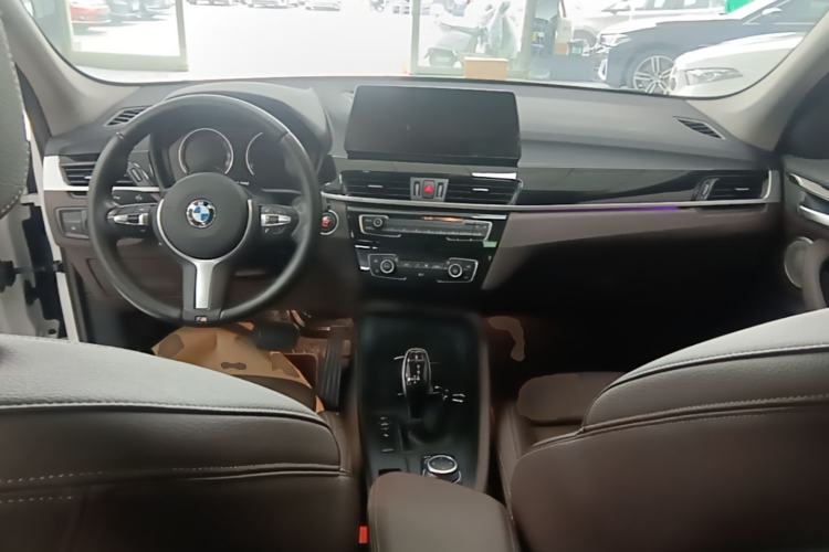 Used BMW X1 2022 sDrive25Li Leading Model Center Console