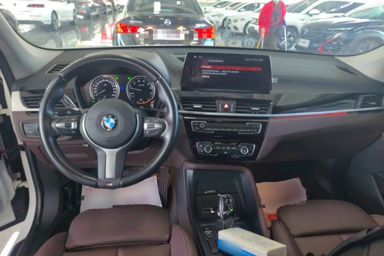 Used BMW X1 2022 sDrive25Li Leading Model Center Console
