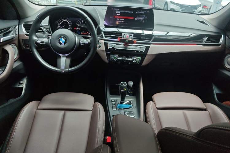 Used BMW X1 2022 sDrive25Li Leading Model Center Console