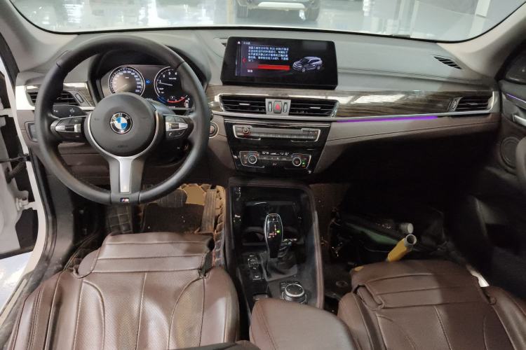 Used BMW X1 2022 Updated xDrive25Li Premium Edition Center Console