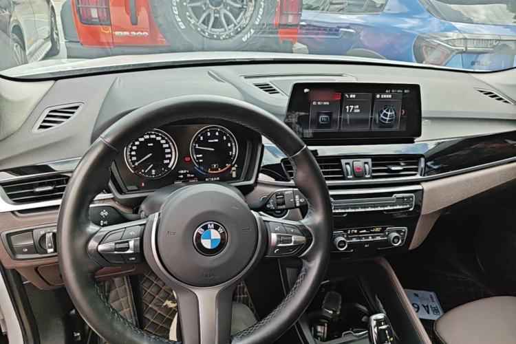 Used BMW X1 2022 sDrive25Li Leading Model Center Console