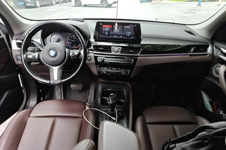 Used BMW X1 2022 sDrive25Li Leading Model Center Console
