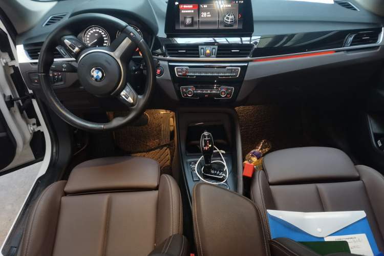 Used BMW X1 2022 sDrive25Li Leading Model Center Console