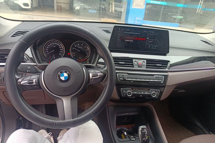 Used BMW X1 2022 sDrive25Li Leading Model Center Console