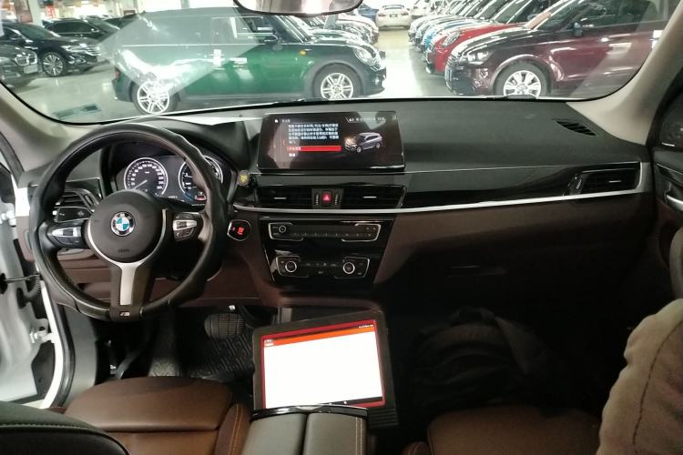 Used BMW X1 2022 sDrive25Li Leading Model Center Console