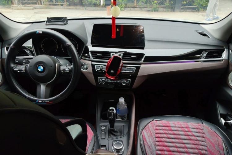 Used BMW X1 2022 sDrive25Li Leading Model Center Console