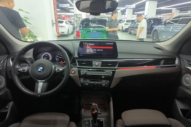 Used BMW X1 2022 sDrive25Li Leading Model Center Console