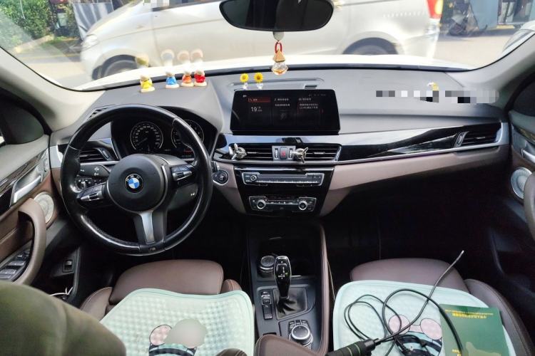 Used BMW X1 2022 sDrive25Li Leading Model Center Console