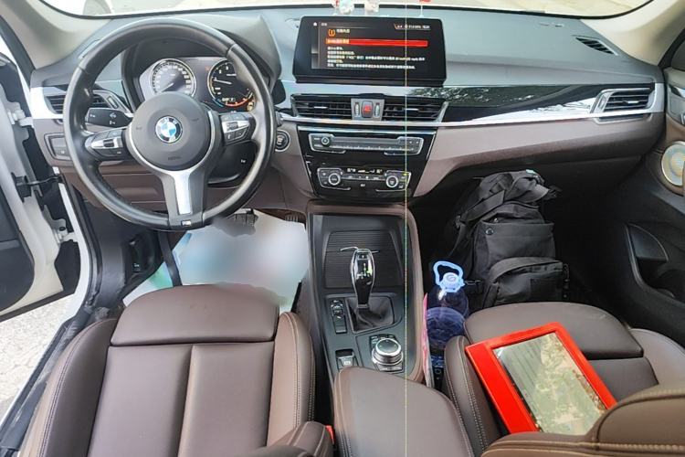 Used BMW X1 2022 sDrive25Li Leading Model Center Console