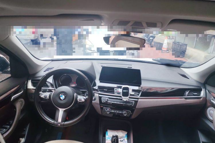 Used BMW X1 2022 sDrive25Li Leading Model Center Console
