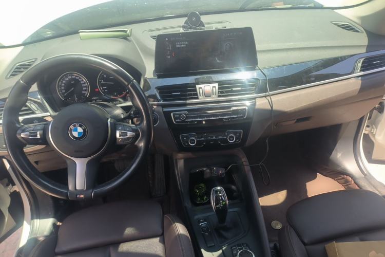 Used BMW X1 2022 sDrive25Li Leading Model Center Console