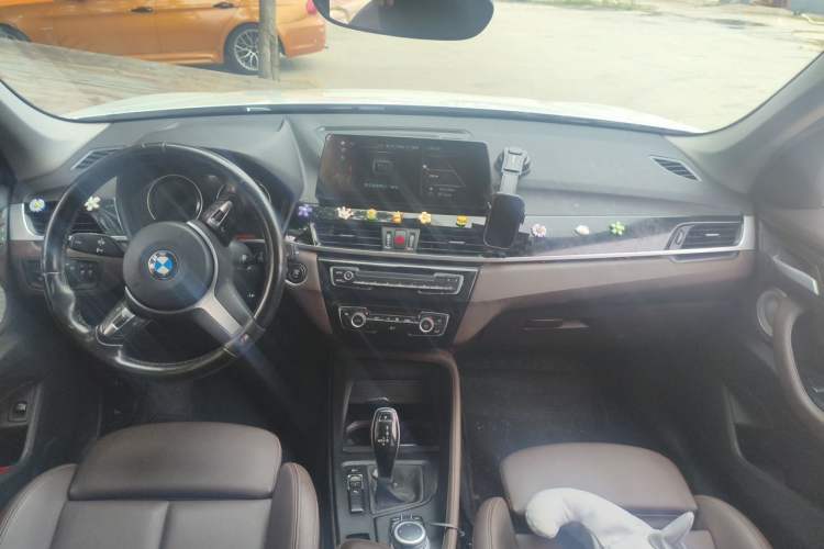 Used BMW X1 2022 sDrive25Li Leading Model Center Console