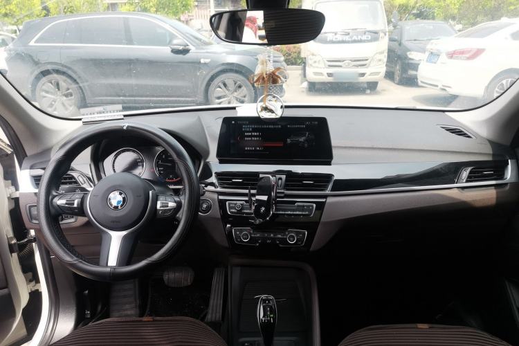 Used BMW X1 2022 sDrive25Li Leading Model Center Console