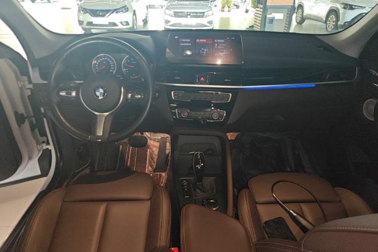 Used BMW X1 2022 sDrive25Li Leading Model Center Console