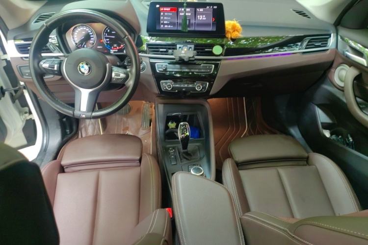 Used BMW X1 2022 sDrive25Li Leading Model Center Console