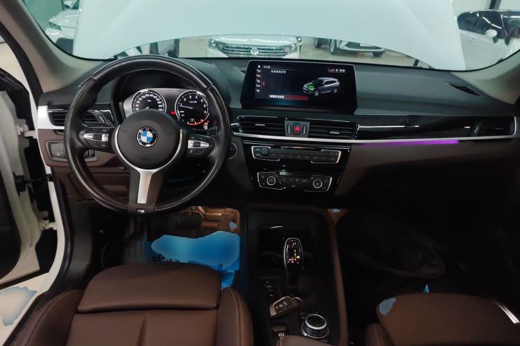 Used BMW X1 2022 sDrive25Li Leading Model Center Console