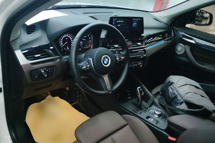 Used BMW X1 2022 sDrive25Li Leading Model Center Console