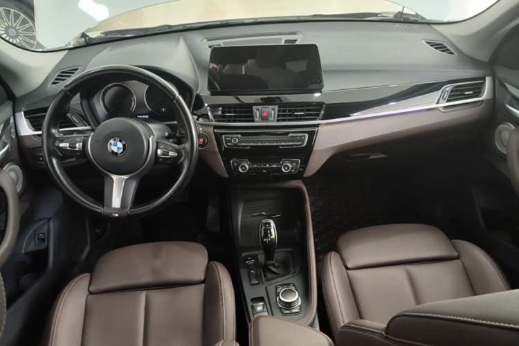 Used BMW X1 2022 sDrive25Li Leading Model Center Console