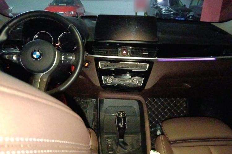 Used BMW X1 2022 sDrive25Li Leading Model Center Console