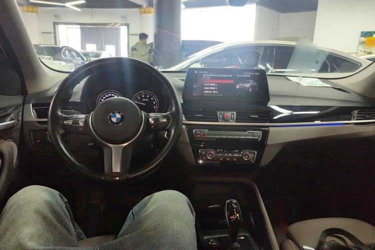 Used BMW X1 2022 sDrive25Li Leading Model Center Console