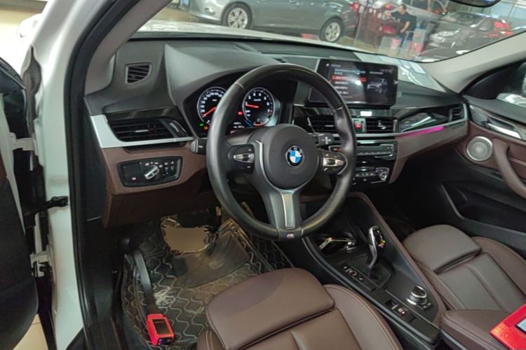Used BMW X1 2022 sDrive25Li Leading Model Center Console