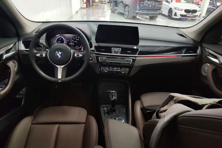 Used BMW X1 2022 sDrive25Li Leading Model Center Console