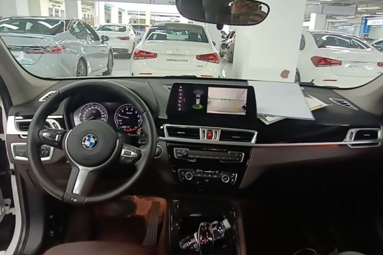 Used BMW X1 2022 sDrive25Li Leading Model Center Console